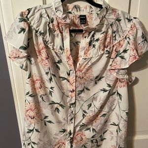 Floral maternity blouse